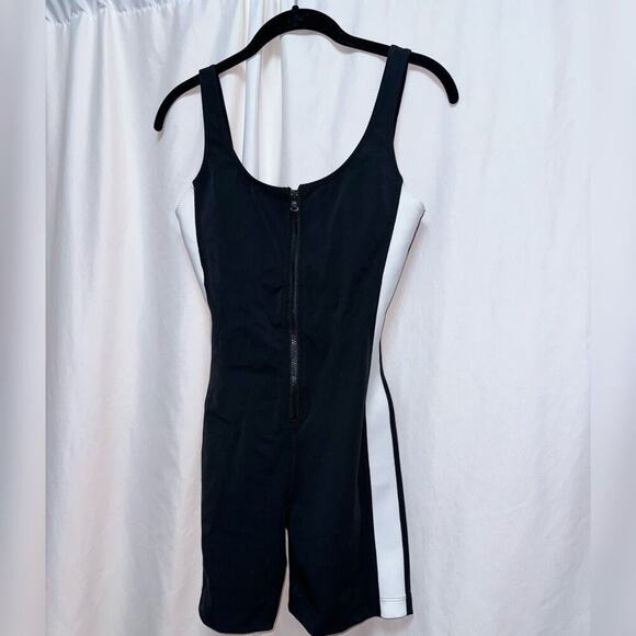 Gigi C Sport Theo black and white zip front sleeveless workout romper | Sz S - Picture 3 of 7
